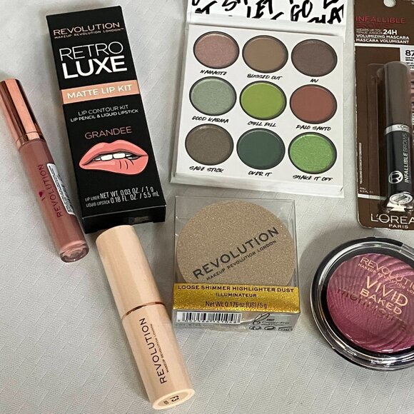Revolution & L'Oréal 10 Set Makeup Kit Full Face Bundle Concealer Eyeshadow - Picture 2 of 3
